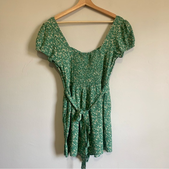 American Eagle Green Ditsy Floral short Sleeve Romper SP - Picture 3 of 10